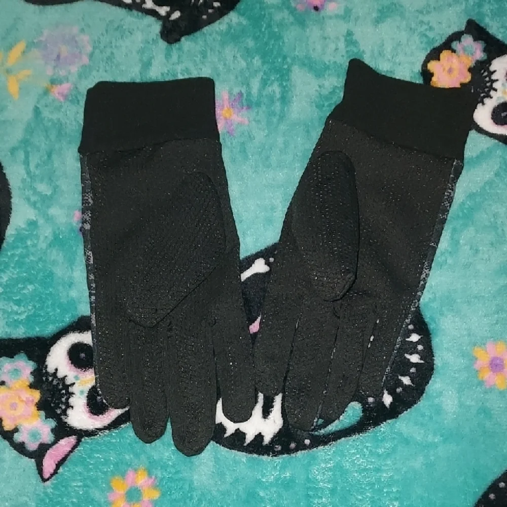 Black and Gray Youth Gloves